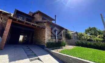 Imagem 2: Casa à venda no bairro Renascença em Gravataí com piscina e ótima área construída