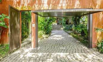 Imagem 7: Excelente casa térrea com bastante área verde disponível para venda ou locação em Juquehy!