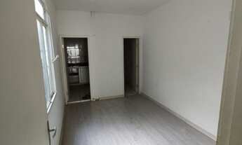 Imagem 6: Loja de rua na Savassi com vaga na porta