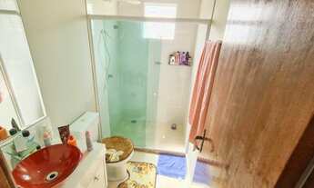 Imagem 2: 3 quartos, 2 vagas de garagem, com piscina e churrasqueira!