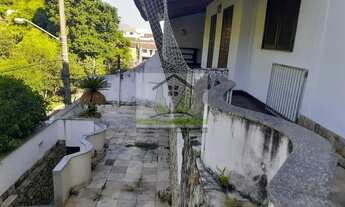 Imagem 5: Maravilhosa casa de 4 Qtos em cond. cercado por verde, em lugar tranquilo e com segurança