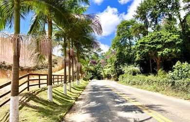 Imagem 4: Área comercial, residencial em Santa Teresa, na entrada do Circuito Caravaggio