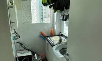 Imagem 7: Apartamento 3 Dormitórios Centro em Balneário Camboriú, Sacada com churrasqueira a carvão