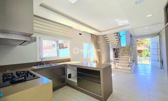 Imagem 3: Sobrado para venda com 300 metros quadrados com 4 quartos em Ubatuba - São Francisco do Su