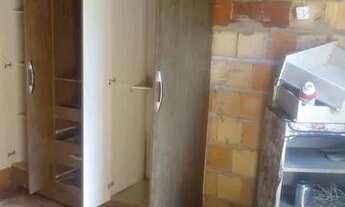 Imagem 2: Uma casinha com dois quartos conzinhaa e banheiro