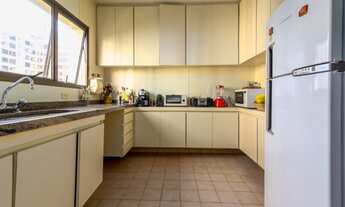 Imagem 7: Apartamento para venda possui 147 metros quadrados com 3 quartos em Moema - São Paulo - SP