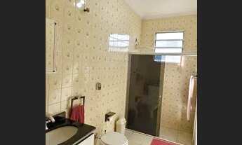 Imagem 3: Ótima casa: 3 quartos, 2 banheiros. Quintal p/ 3 carros. Legalizada. Aceita Financiamento