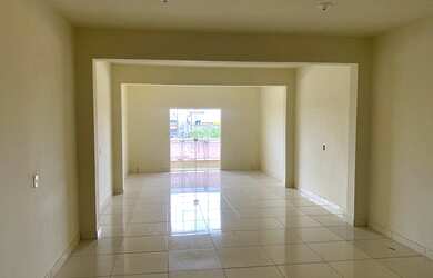 Imagem 4: SALA COM VISTA PARA O TERMINAL