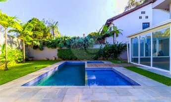 Imagem: Segurança 24 horas em frete a casa. Contemporânea