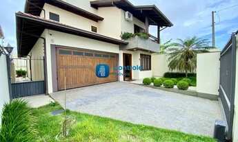 Imagem: C/Casa de 4 dorms, Porteira Fechada, à