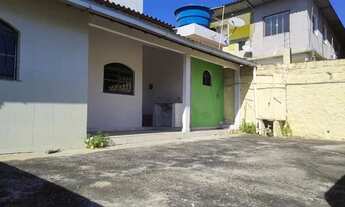 Imagem: Casa linear de 2 quartos com quintal(fundos)