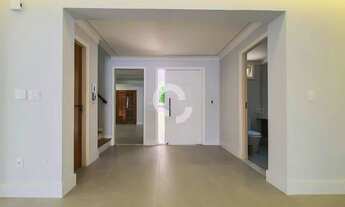 Imagem 7: Casa de condomínio sobrado para venda possui 360 metros quadrados com 5 quartos