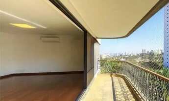 Imagem 4: Belíssimo Apartamento todo REFORMADO O Condomínio Chácara Santa Elena está loc