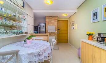 Imagem 5: Apartamento para venda com 66 metros quadrados com 2 quartos em Passo da Areia - Porto Ale