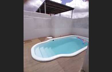Imagem 2: Casa com piscina