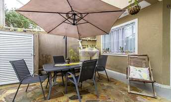 Imagem 3: CASA DE FRENTE PARA A RUA NO BAIRRO ALTO