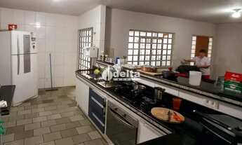 Imagem 4: Casa disponível para venda no bairro Santa Mônica em Uberlândia MG