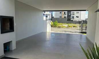 Imagem 7: Casa alto padrão com Piscina em Tijucas!