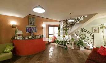 Imagem: Casa à Venda - Castelo, 4 Quartos, 300