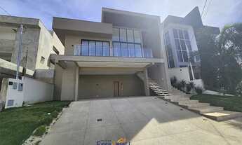 Imagem 2: Casa de condomínio térrea para venda possui 260 metros quadrados com 4 quartos