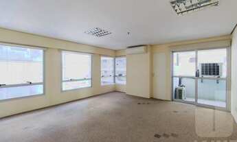 Imagem: Conjunto Comercial Unificado, próximo a