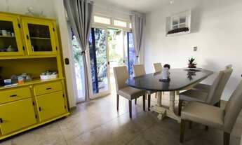 Imagem 6: Casa ampla com 4 dormitórios para locação na Trindade - Ideal para residência ou uso comer