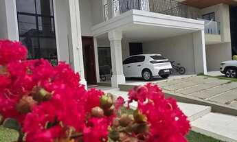 Imagem: Casa neoclássica na cidade Alphaville Ceará