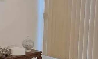 Imagem 2: Sala Praça Saens Pena com garagem na porta do metrô