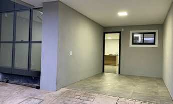 Imagem: Locação Anual - Sobrado triplex com 3