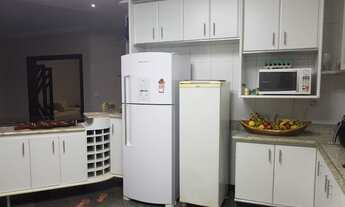 Imagem 2: Casa de condomínio para venda possui 180 metros quadrados com 5 quartos