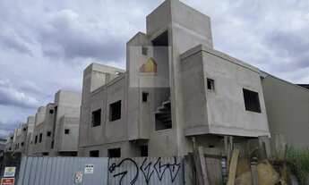 Imagem: Casa Sobrado para Venda em Uberaba Curitiba-PR