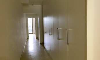 Imagem 4: Laje comercial de 500m² com 6 elevadores sociais e ar condicionado central, ao lado do met