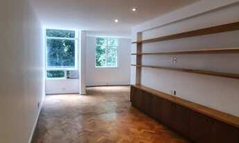 Imagem: De frente para o verde, silencioso, claro