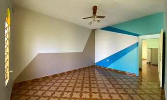 Imagem 3: Casa 2 dormitórios, uma suíte, quintal espaçoso ótima localização Vila Tibério