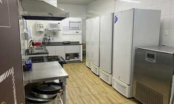 Imagem 2: Ponto de loja com cozinha e atendimento montado