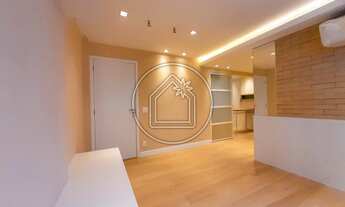 Imagem 2: Apartamento para venda possui 70 metros quadrados com 2 quartos em Icaraí - Niterói - RJ