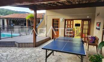 Imagem 2: Agatê Imóveis vende Maravilhosa Casa Linear totalmente reformada de 270 m² - Camboinhas