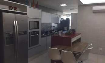 Imagem 5: Apartamento para aluguel possui 245 metros quadrados com 4 quartos em Adrianópolis - Manau