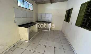 Imagem 3: Casa para alugar, 2 quartos, 1 suíte, Jardim das Palmeiras - Uberlândia/MG - R$ 700,00