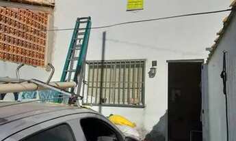 Imagem: Vendo casa duplex de 2 quartos - Bairro