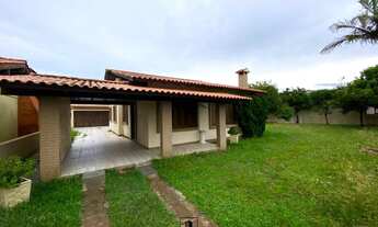 Imagem 2: Casa com 02 terrenos no centro de Imbé - Imóvel com piscina e anexo