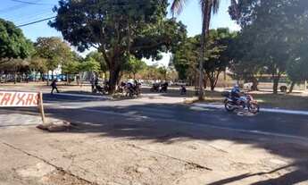 Imagem 3: Lote otima locazaçao estacionamento amplo