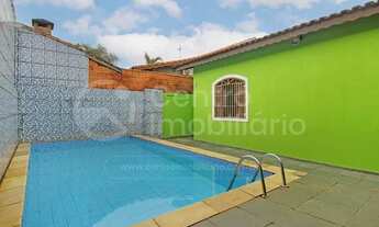 Imagem 2: CASA à venda com piscina e 3 quartos em Peruíbe, no bairro Parque Balneario Oasis