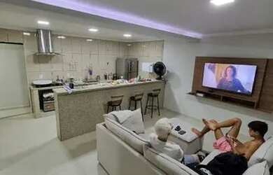 Imagem 7: Casa com 3 Quartos e 4 banheiros à Venda, 480 m² por R$ 450.000