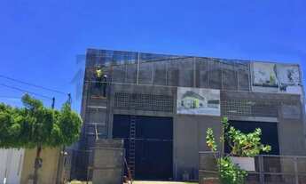 Imagem: Galpão no Bairro Aruana com 5 Garagens