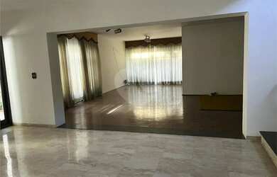 Imagem 2: Sobrado para aluguel e venda com 637 metros quadrados com 4 quartos