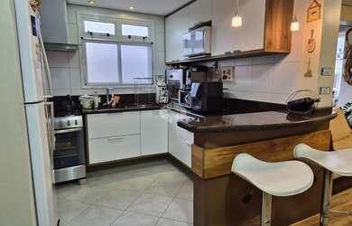 Imagem 7: Apartamento de 2 dormitorios, sendo 1 suite, sacada fechada e garagem coberta e escriturad