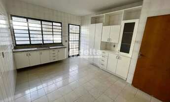 Imagem 6: Casa residencial com 3 quartos sendo 1 suíte, disponível para locação no bairro Umuarama e