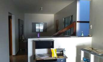 Imagem 3: Casa para venda tem 210 metros quadrados com 3 quartos em Saraiva - Uberlândia - MG