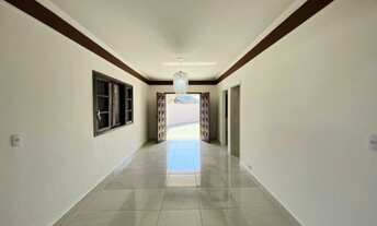 Imagem 4: Casa com piscina na Lagoa do Araçá